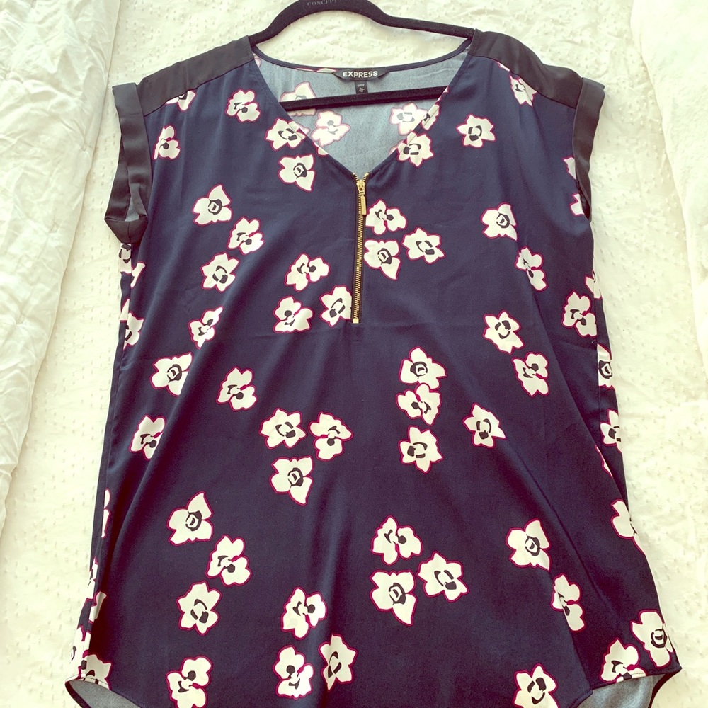 T-shirt blouse